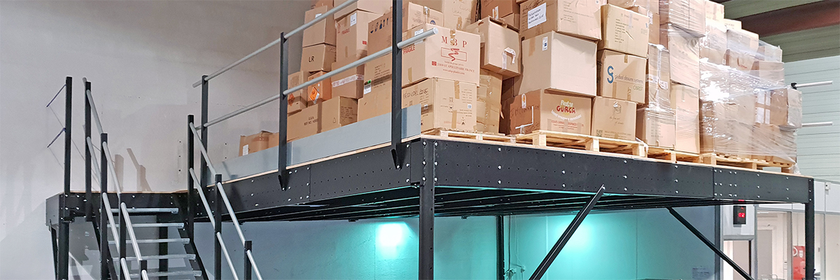 How many kg can a mezzanine floor support?