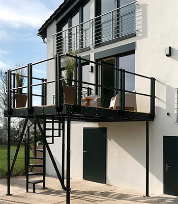 access to second floor with mezzanine